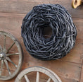 Bild in Galerie-Betrachter laden, Rustikale Lianen-Kränze in schwarz – Handgefertigte Outdoor-Deko in Treibholz-Optik 48 cm oder 65 cm
