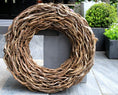 Bild in Galerie-Betrachter laden, XXL 85 cm Lianen-Kranz in Natur – Handgefertigte Outdoor-Deko

