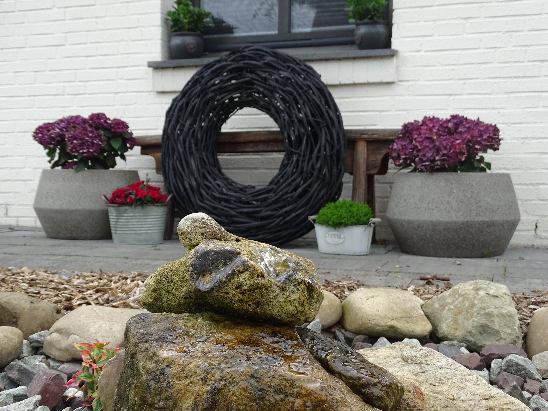 XXL 85 cm Lianen-Kranz in schwarz – Handgefertigte Outdoor-Deko in Treibholz-Optik