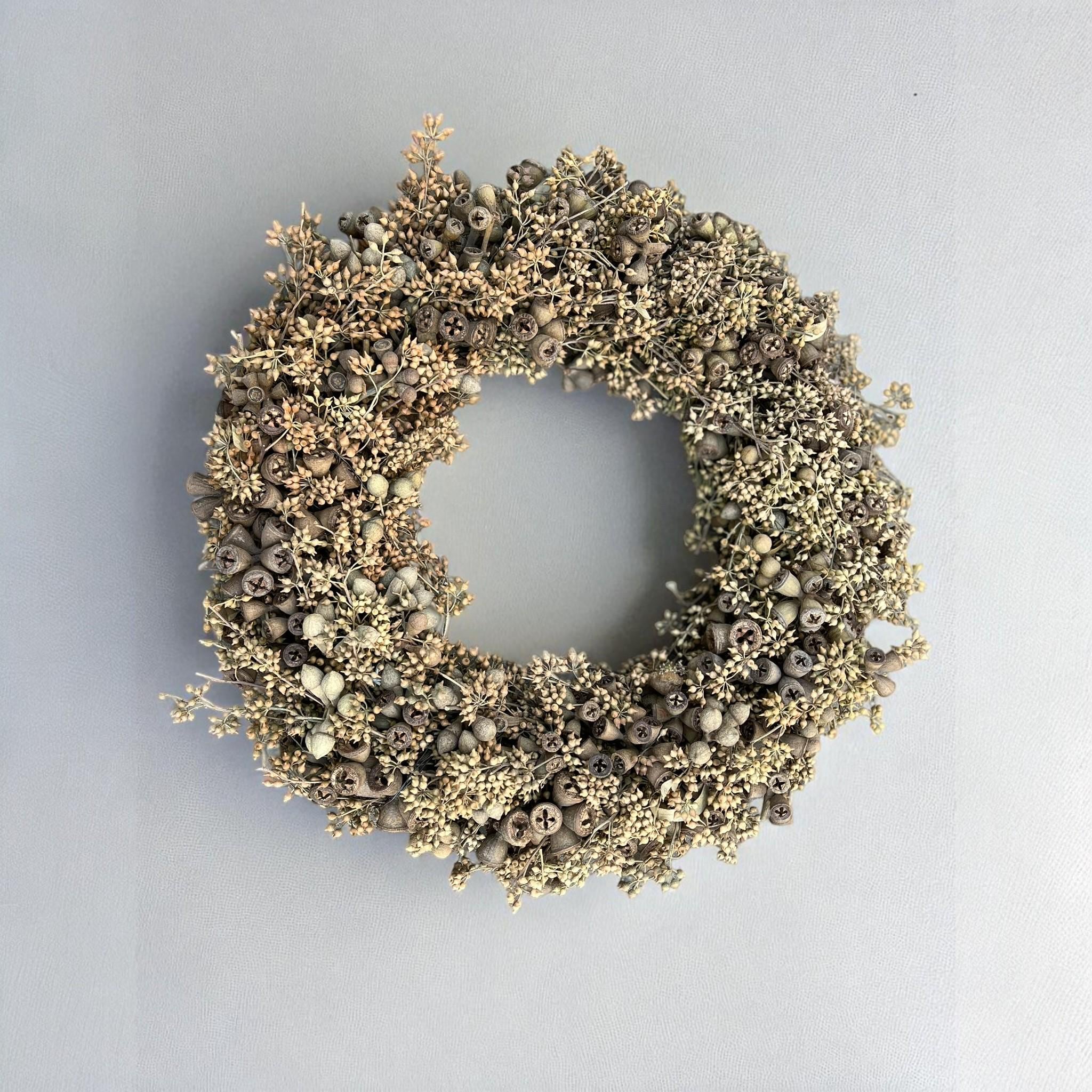Naturkranz aus Eukalyptusfrüchten – handgebunden, rustikal & zeitlos