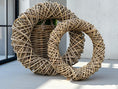 Bild in Galerie-Betrachter laden, Großer Rattan-Kranz 60 cm oder 80 cm – Naturdeko Türkranz – Handgefertigt – Boho Wandkranz – Kranz aus Rattan für Innen & Außen
