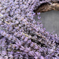 Bild in Galerie-Betrachter laden, Lavendelkranz 40 cm – Echter konservierter Lavendel, duftend, Trockenblumenkranz, Wandkranz Naturdeko, handmade Kranz Lavendel
