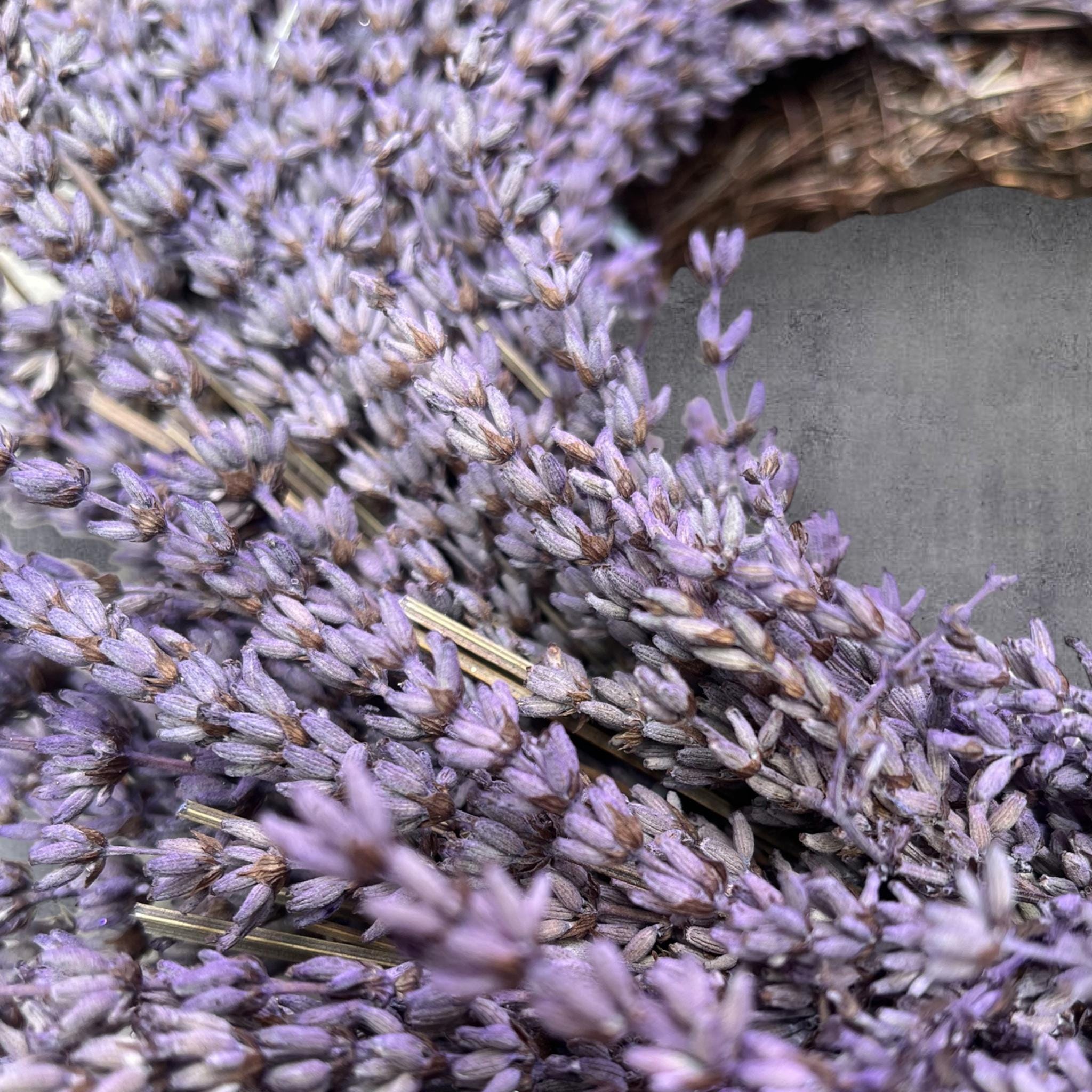 Lavendelkranz 40 cm – Echter konservierter Lavendel, duftend, Trockenblumenkranz, Wandkranz Naturdeko, handmade Kranz Lavendel