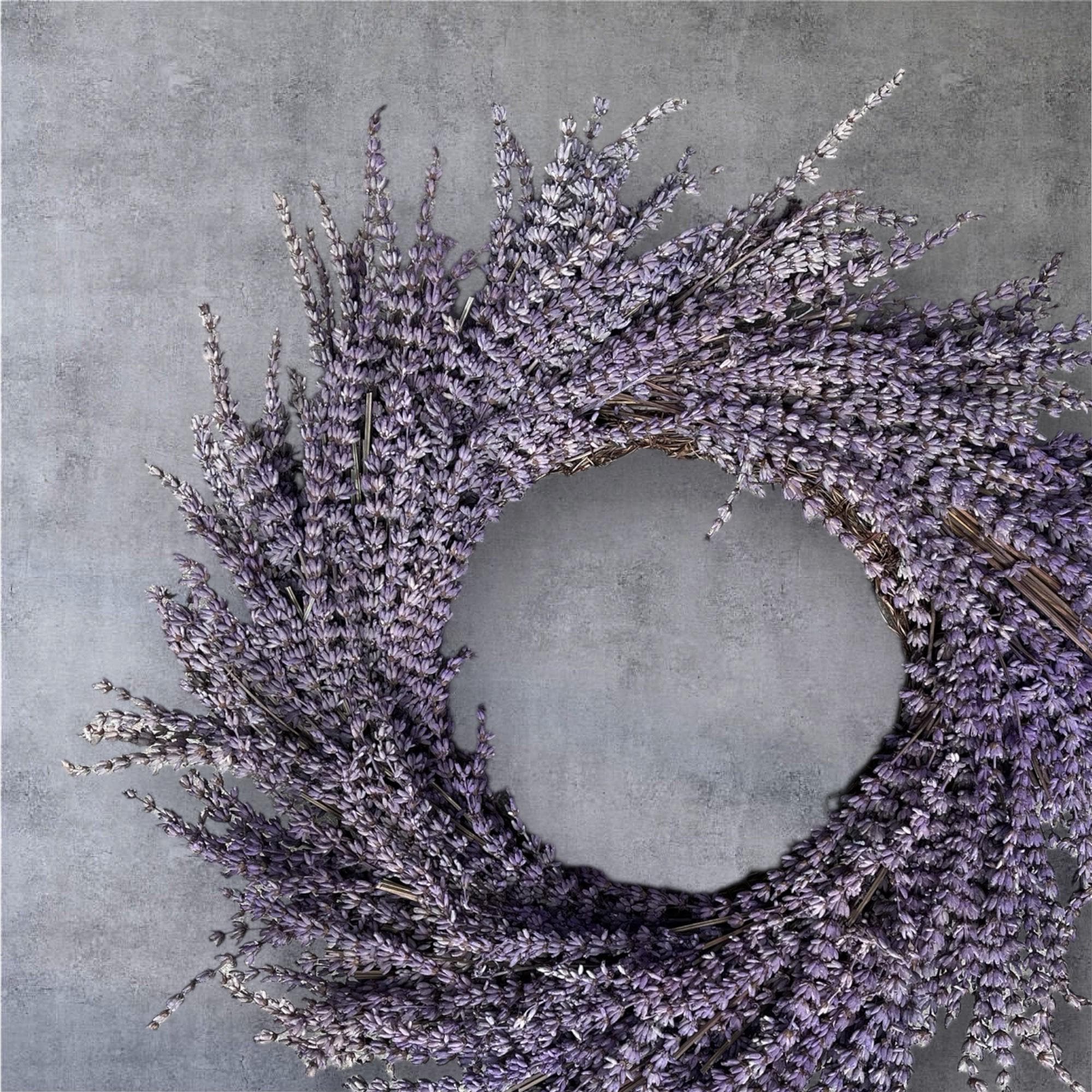 Lavendelkranz 40 cm – Echter konservierter Lavendel, duftend, Trockenblumenkranz, Wandkranz Naturdeko, handmade Kranz Lavendel