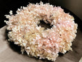 Bild in Galerie-Betrachter laden, Hortensienkranz rosa 30 cm – konservierte echte Blüten (Annabelle) – Trockenblumenkranz Deko – handgemachter Blumenkranz
