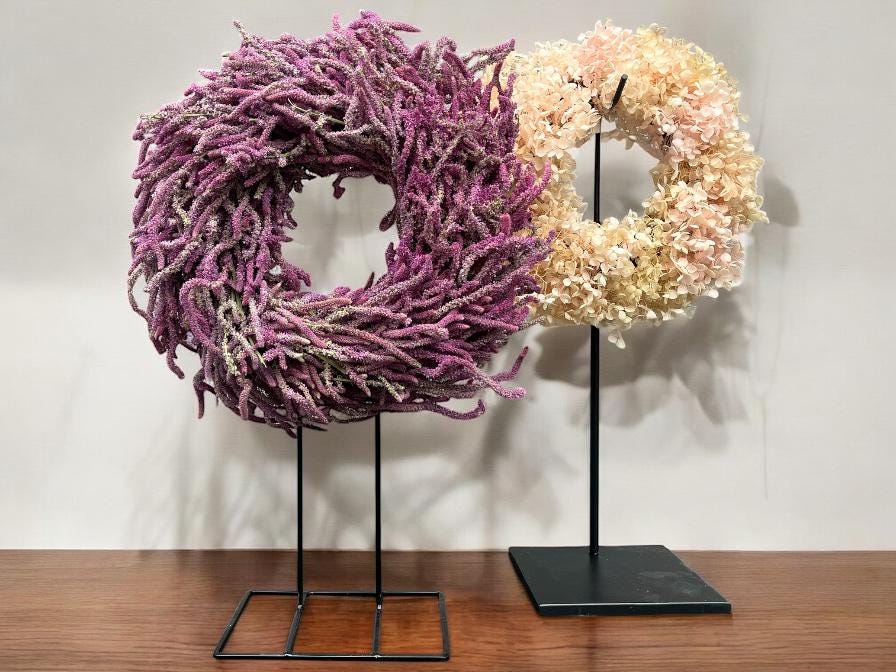 Limonium Kranz 40 cm – Handgemachter Trockenblumenkranz in Violett | Naturkranz für Wand, Tür & Tisch | Dekokranz aus Statice