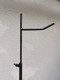 Bild in Galerie-Betrachter laden, Kranzhalter aus Metall – Schwarz – Rund & Höhenverstellbar – für Trockenblumenkränze – Deko-Ständer 26×47 cm / 18×42 cm
