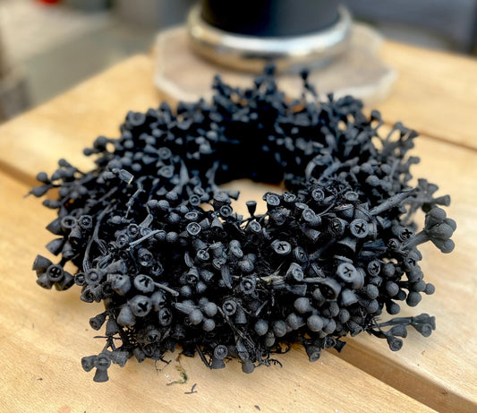 Schwarzer Kranz aus Eukalyptus Samen 30 cm Durchmesser, Türkranz Wandkranz