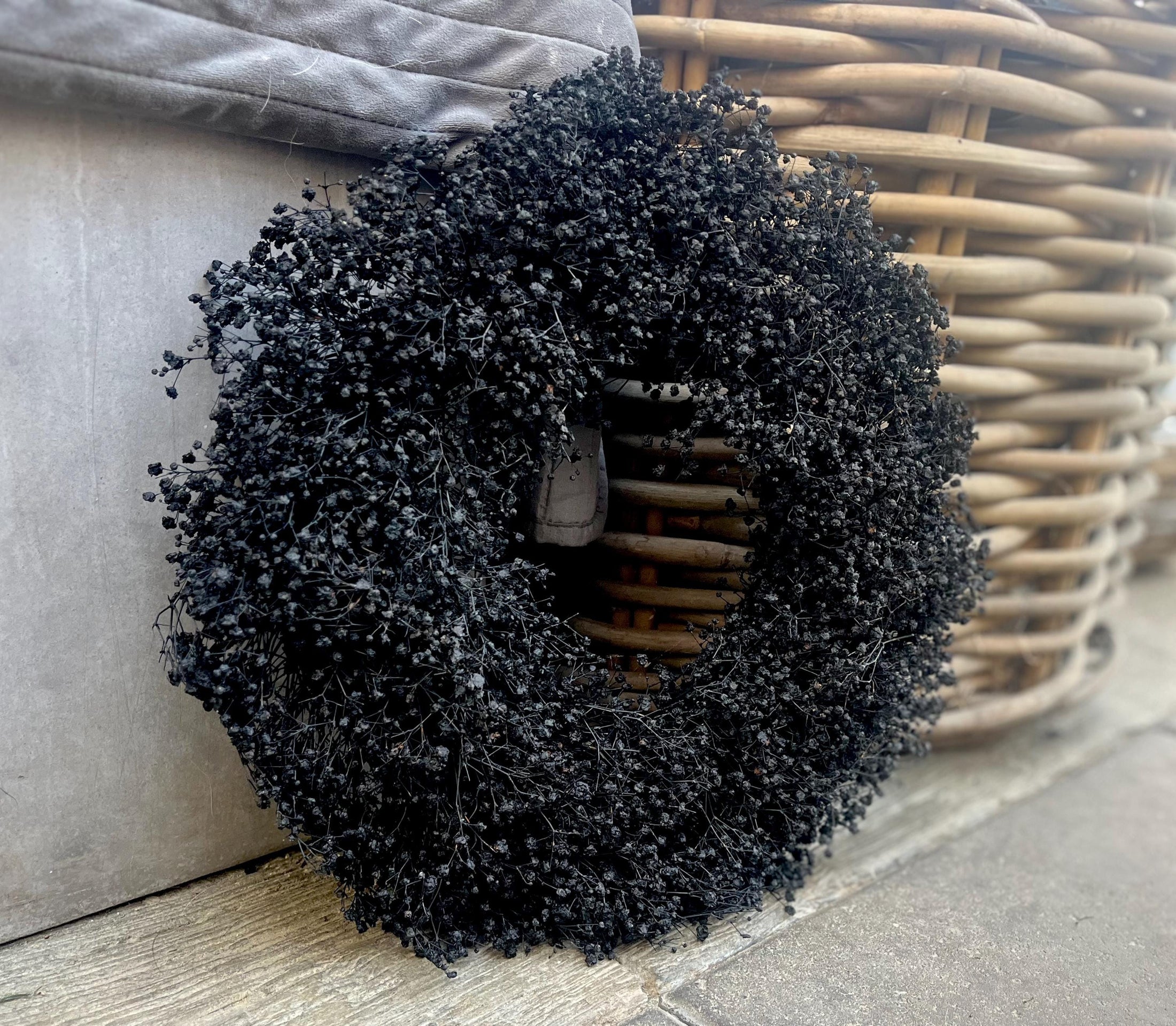 Schleierkraut Kranz in schwarz, für Tür und Wand ca. 35 cm Durchmesser