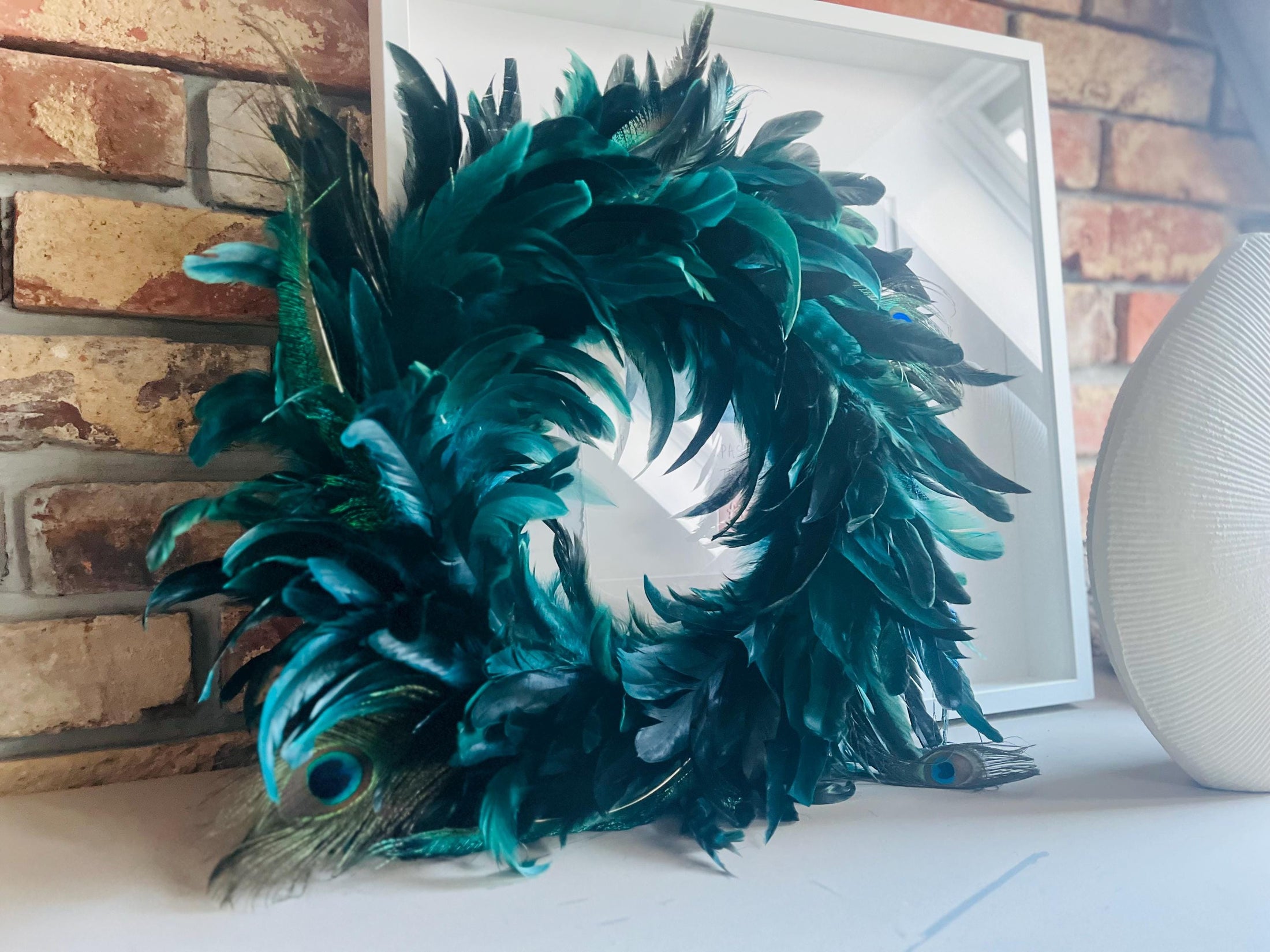 Kranz aus echten Pfauenfedern – Federnkranz 55 cm | Boho Wandkranz Türdeko Handarbeit | Deko Federschmuck