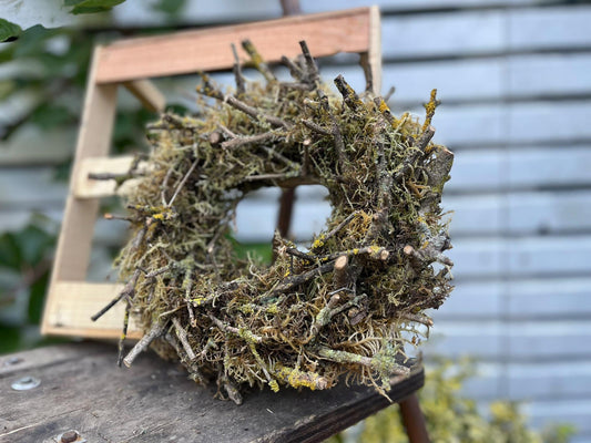 Naturkranz aus Moos & Ästen – Handgefertigter Deko-Kranz (Ø 28 cm) | Türkranz, Herbstkranz, rustikale Naturdeko