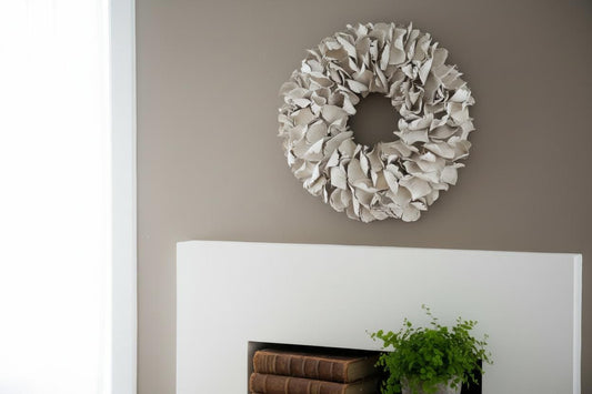 Palmblatt Kranz 40cm – helles Taupe – flache Rückseite mit Öse – Türkranz Wandkranz – optional Metallhalter
