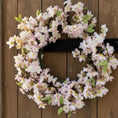 Bild in Galerie-Betrachter laden, Türkranz Kirschblüte rosa | Frühlingskranz 50 cm | romantischer Blütenkranz | Deko Kranz Haustür | Sommerkranz
