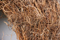 Bild in Galerie-Betrachter laden, Großer Reisigkranz 65 cm – Türkranz Outdoor Natur – Rustikaler Kranz für Haustür, Wand & Garten – XXL Naturkranz Zweigkranz
