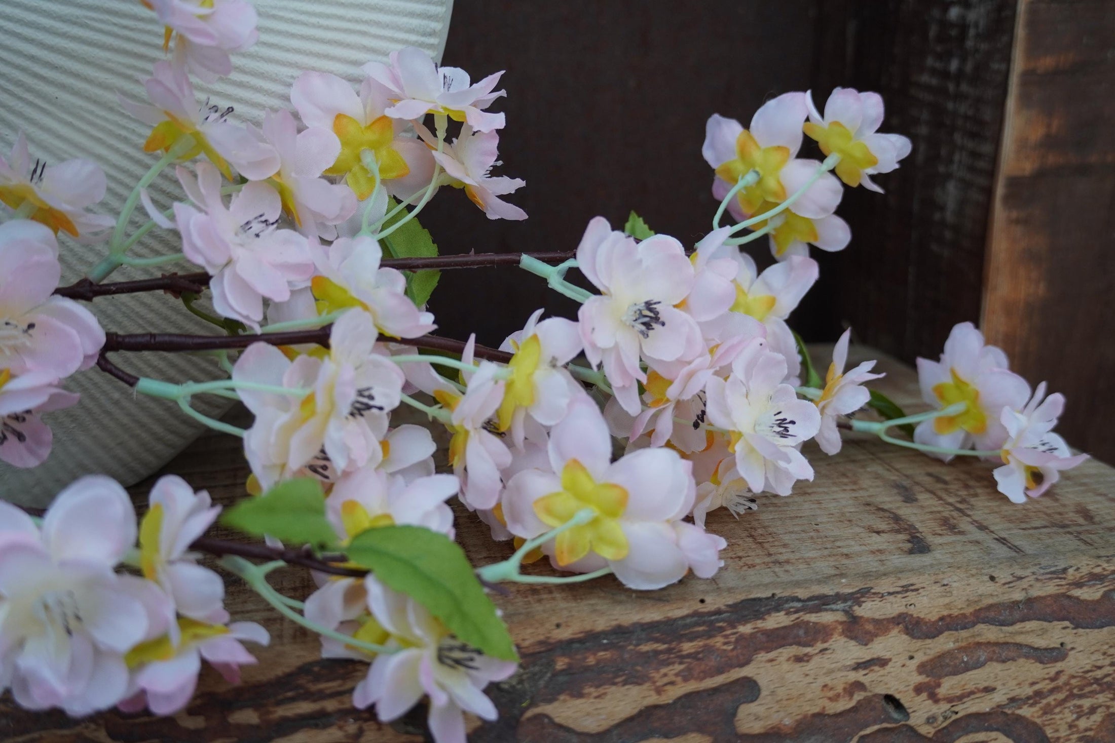 Kunstblumen Kranz | Künstlicher Apfelblüten Zweig Rosa – Bild 4