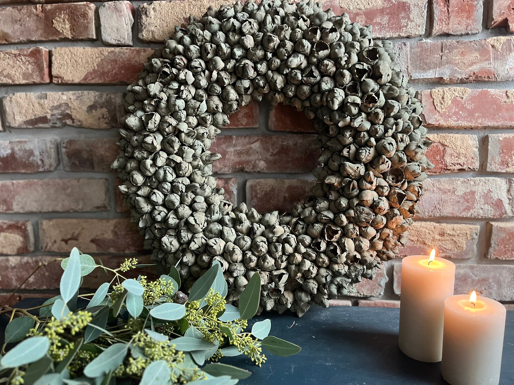 Shabby-Grün Kranz / Türkranz / Wandkranz mit Coco-Früchten 55 cm Durchmesser